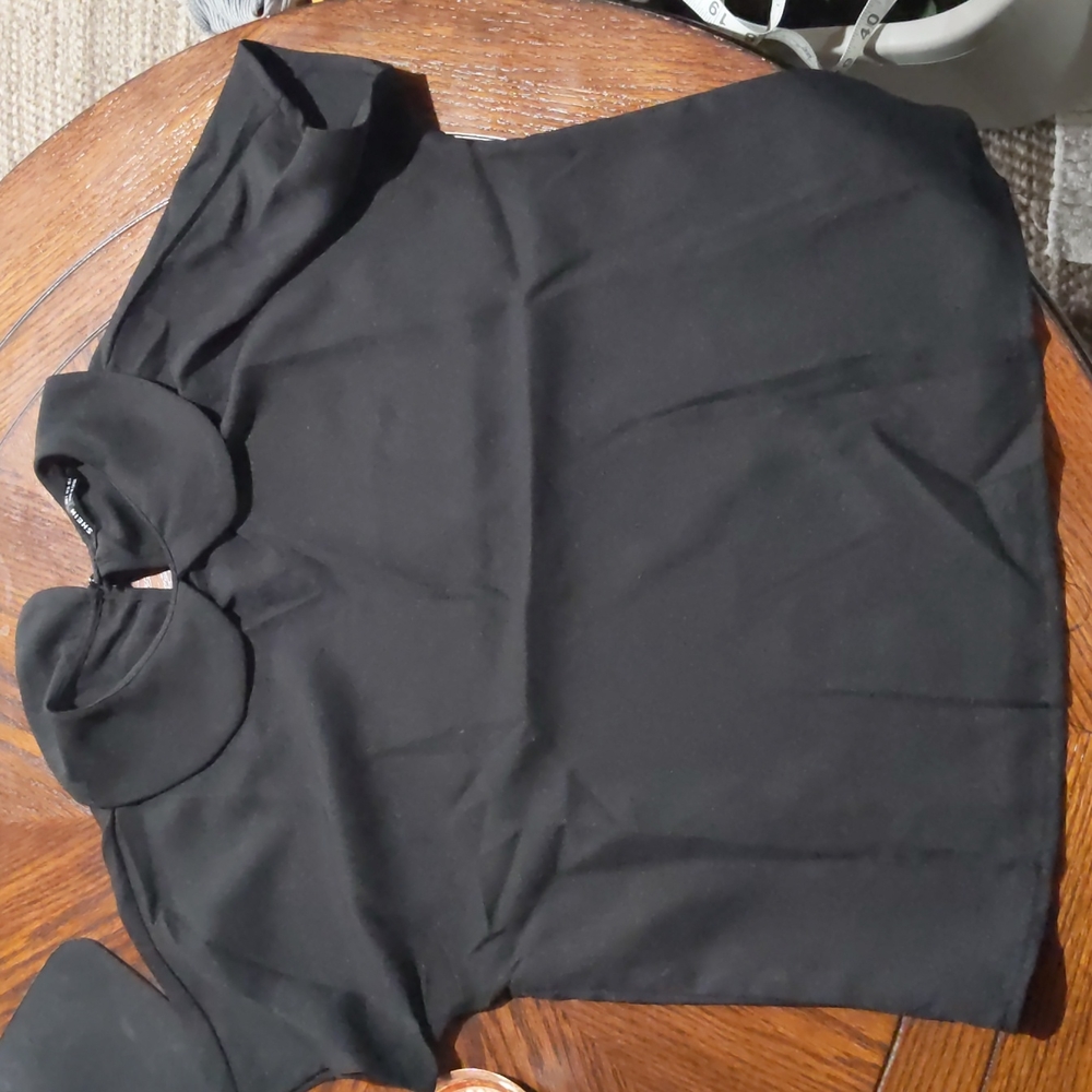 Black Peter pan collared blouse